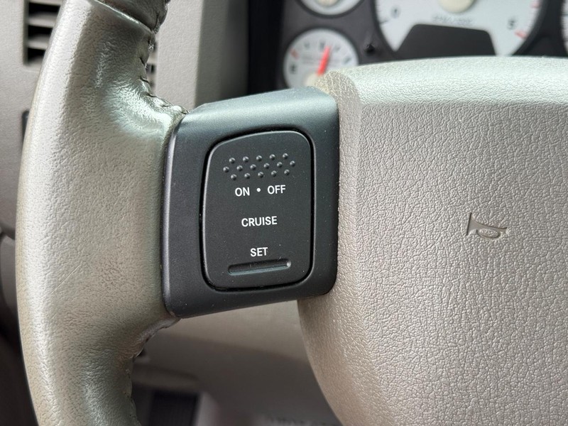 Dodge Ram 2500 Vehicle Image 18