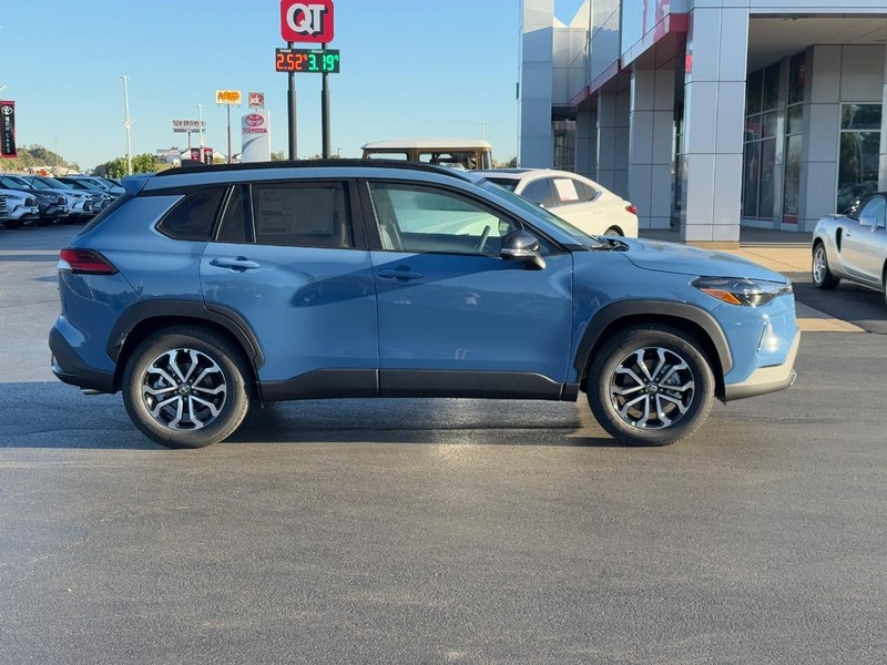 Toyota Corolla Cross Vehicle Image 2