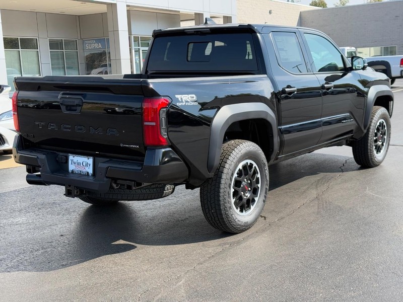 Toyota Tacoma 4WD Vehicle Image 3