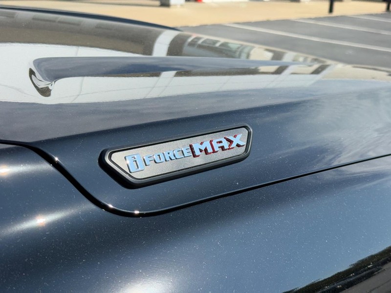 Toyota Tacoma 4WD Vehicle Image 5