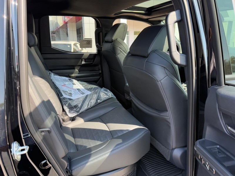 Toyota Tacoma 4WD Vehicle Image 7