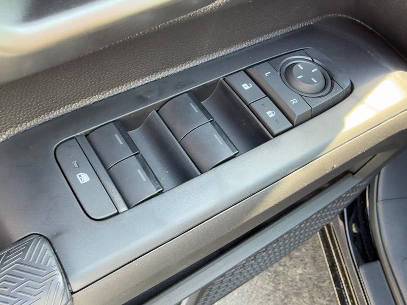 Toyota Tacoma 4WD Vehicle Image 11