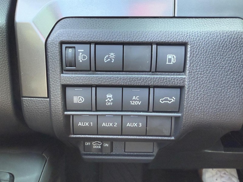 Toyota Tacoma 4WD Vehicle Image 13