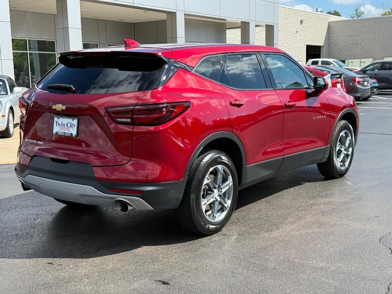 Chevrolet Blazer Vehicle Full-screen Gallery Image 03