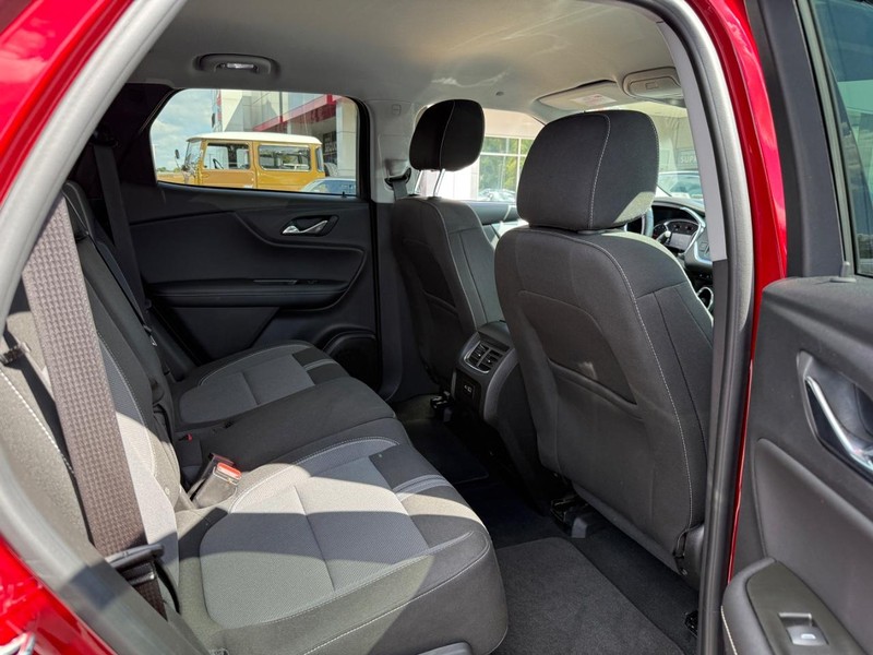 Chevrolet Blazer Vehicle Full-screen Gallery Image 10