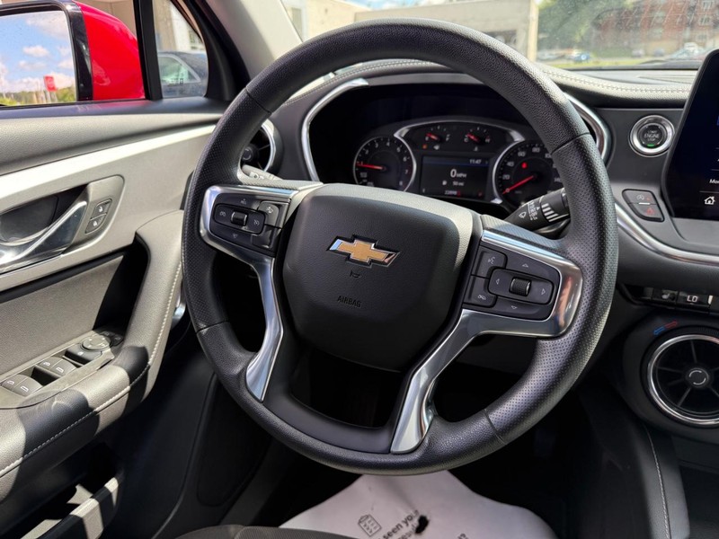 Chevrolet Blazer Vehicle Full-screen Gallery Image 12