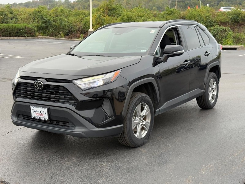 Toyota RAV4 Vehicle Image 9