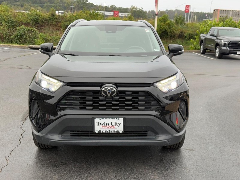 Toyota RAV4 Vehicle Image 10