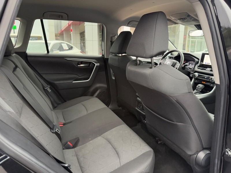 Toyota RAV4 Vehicle Image 11