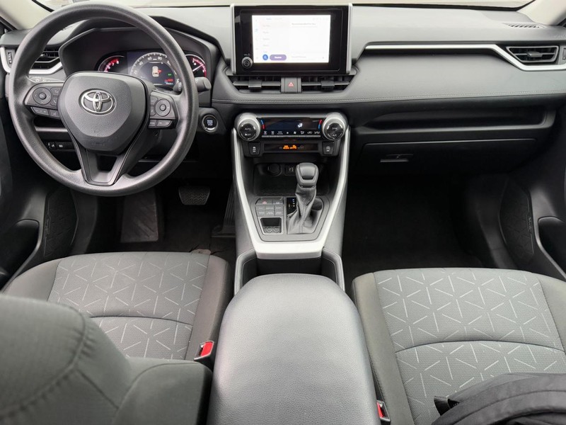 Toyota RAV4 Vehicle Image 12