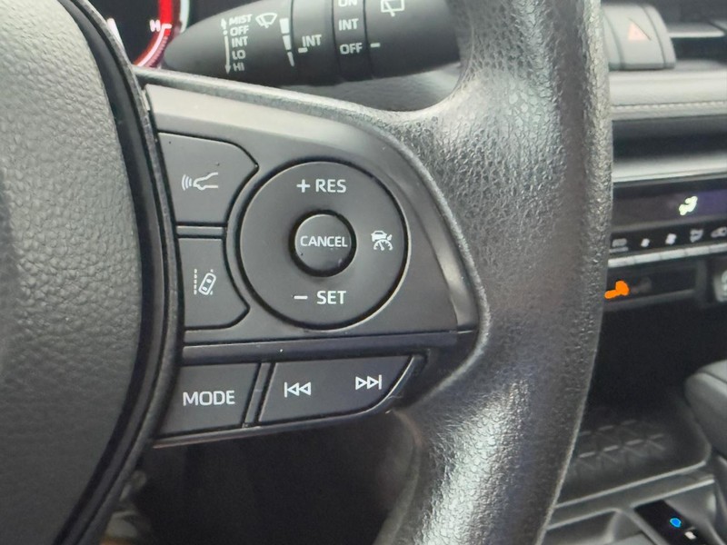 Toyota RAV4 Vehicle Image 18