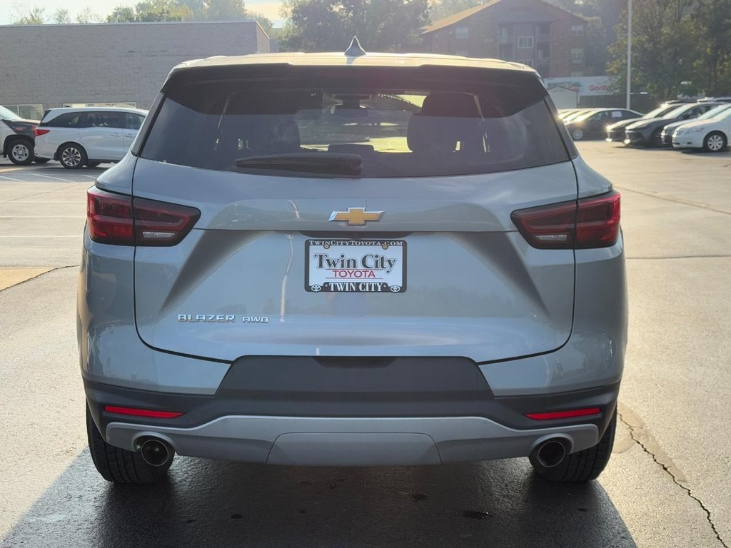 Chevrolet Blazer Vehicle Image 5