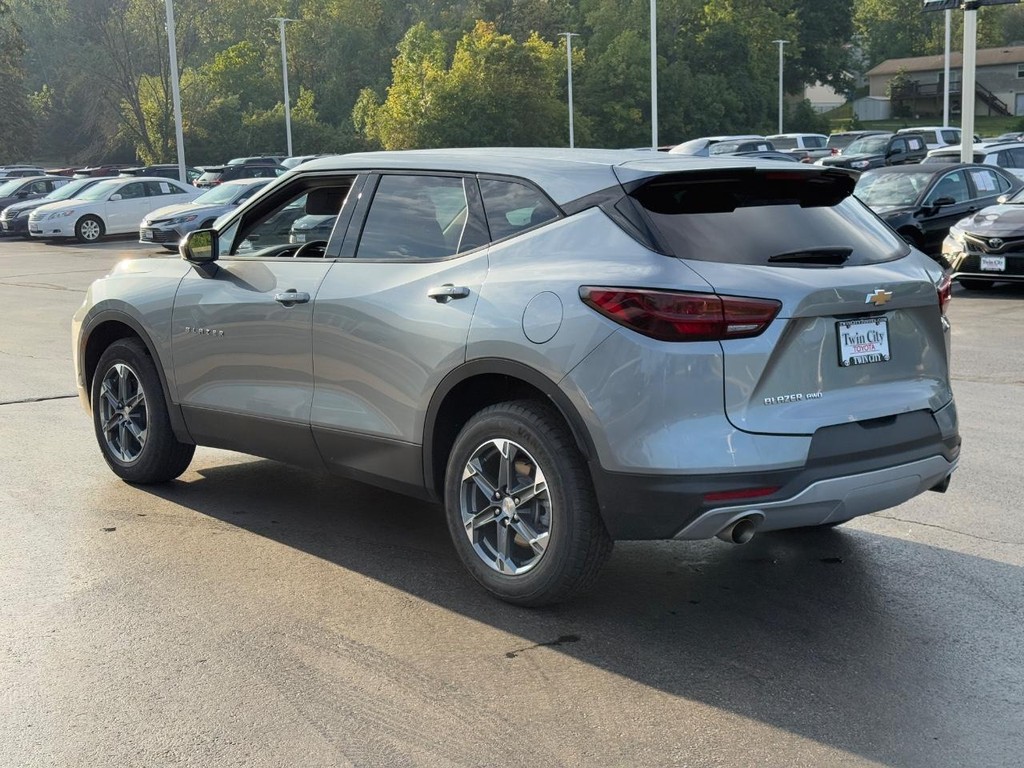 Chevrolet Blazer Vehicle Image 6