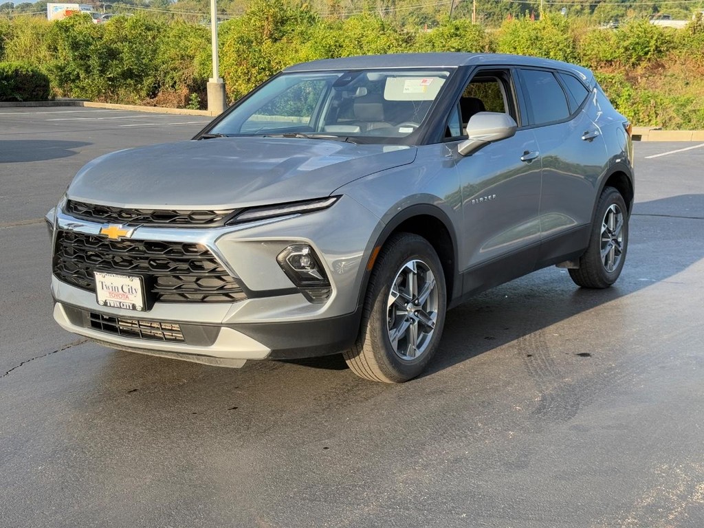 Chevrolet Blazer Vehicle Image 8