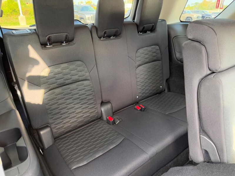 Nissan Pathfinder Vehicle Image 10