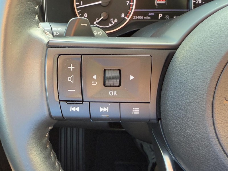 Nissan Pathfinder Vehicle Image 17