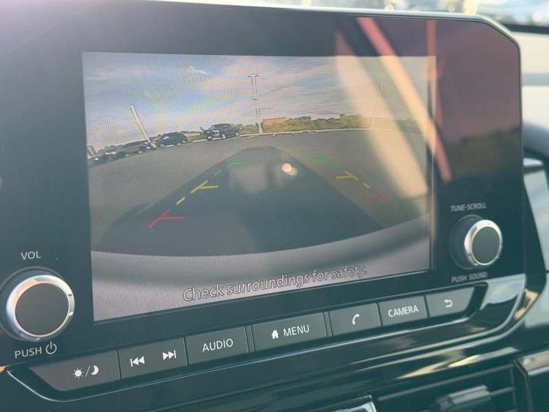 Nissan Pathfinder Vehicle Image 21