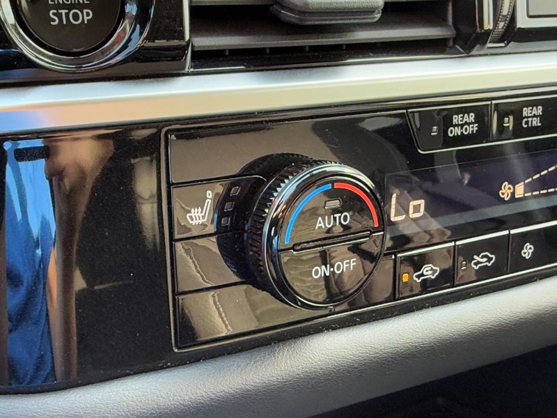 Nissan Pathfinder Vehicle Image 22