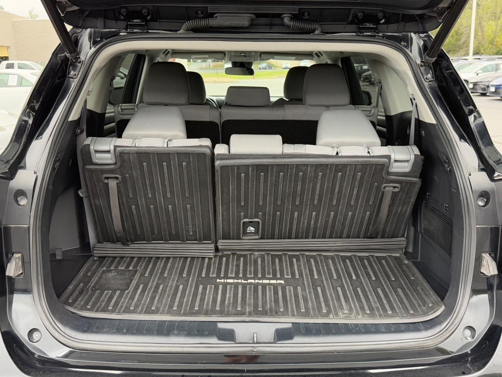 Toyota Highlander Vehicle Image 4