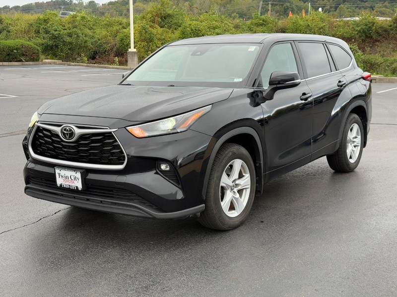 Toyota Highlander Vehicle Image 9