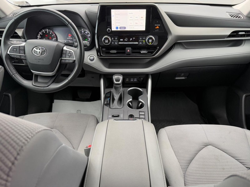 Toyota Highlander Vehicle Image 13