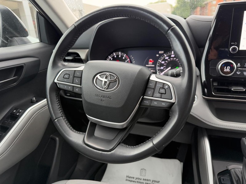 Toyota Highlander Vehicle Image 14