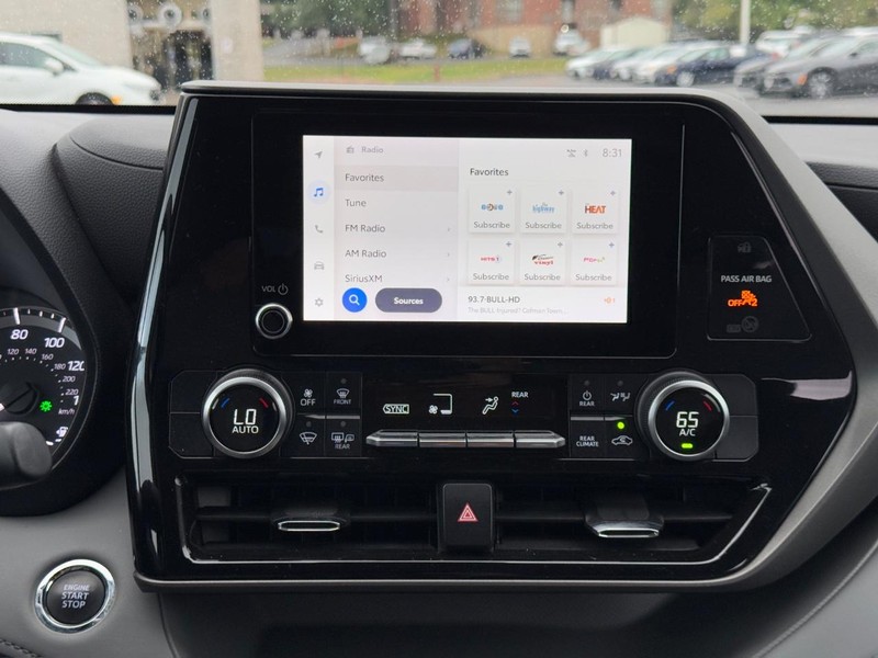 Toyota Highlander Vehicle Image 15