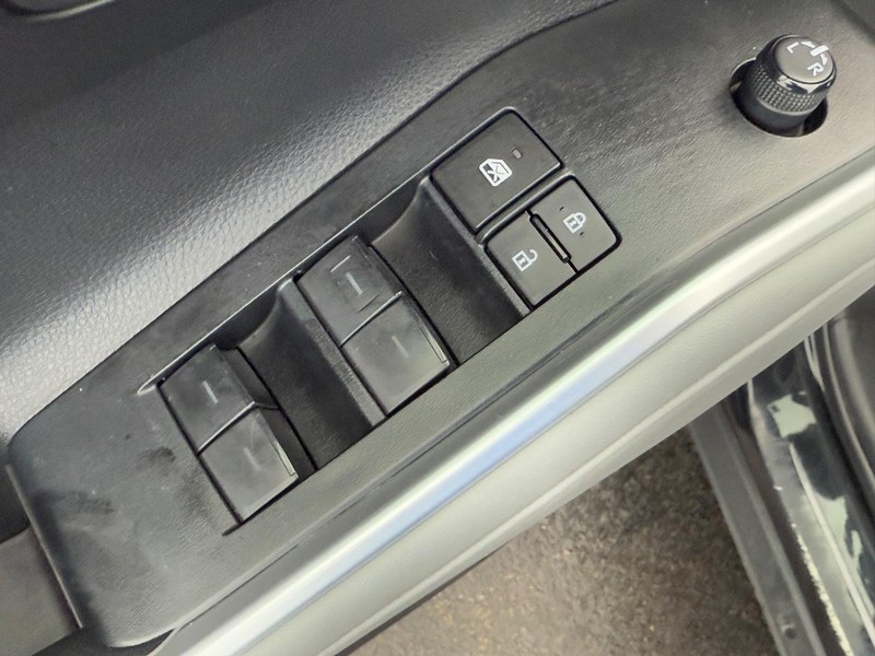 Toyota Highlander Vehicle Image 16