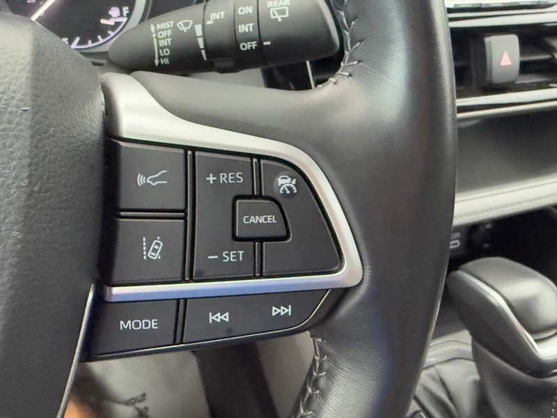 Toyota Highlander Vehicle Image 19