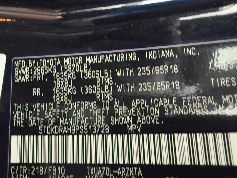 Toyota Highlander Vehicle Image 23