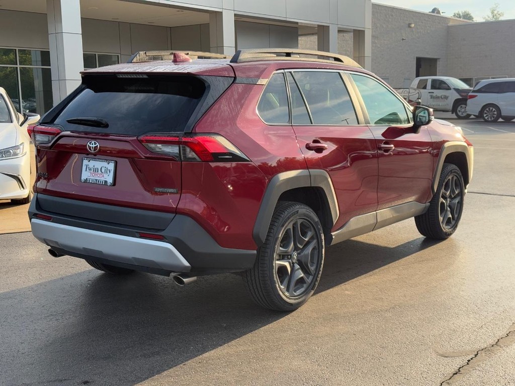 Toyota RAV4 Vehicle Image 3