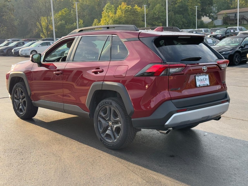 Toyota RAV4 Vehicle Image 7