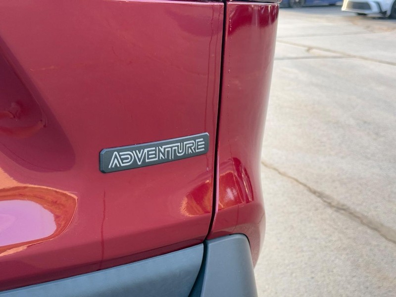 Toyota RAV4 Vehicle Image 6