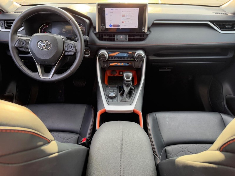 Toyota RAV4 Vehicle Image 12