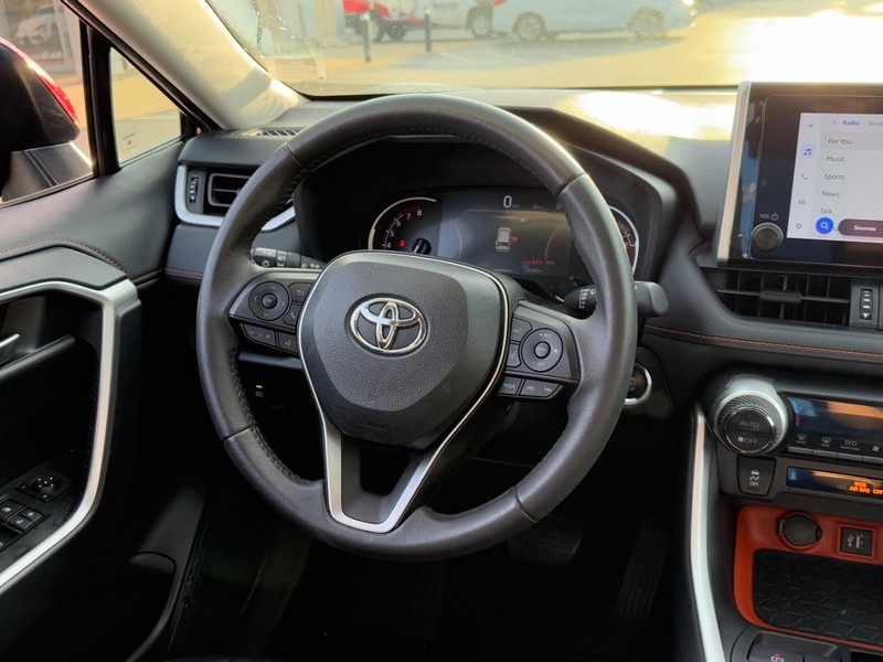 Toyota RAV4 Vehicle Image 13