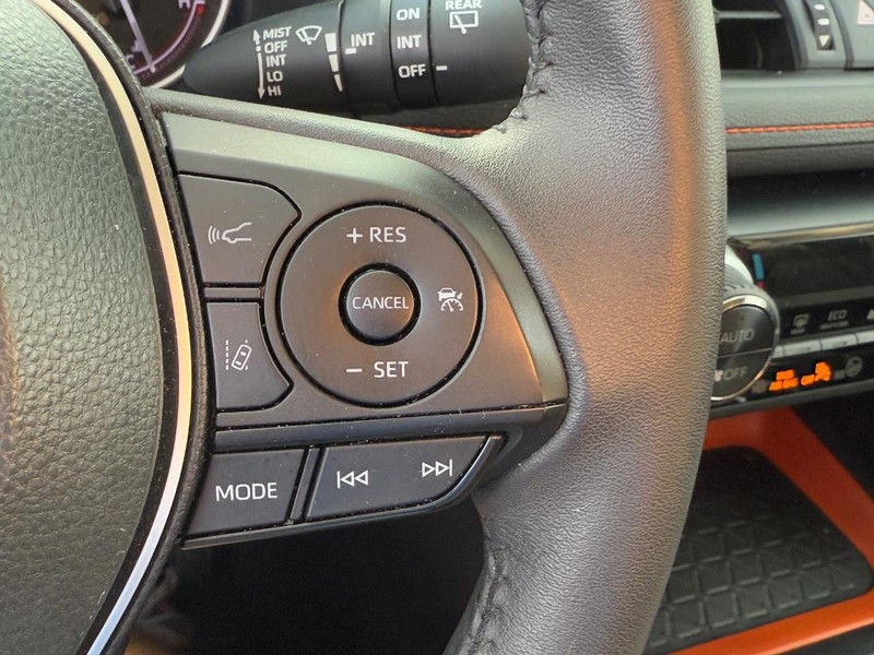 Toyota RAV4 Vehicle Image 18