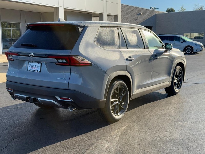 Toyota Grand Highlander Vehicle Image 3