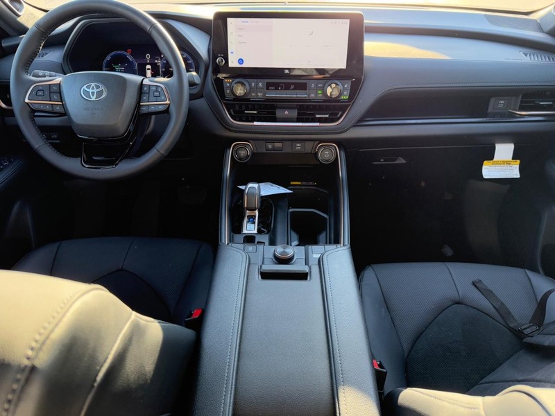 Toyota Grand Highlander Vehicle Image 7