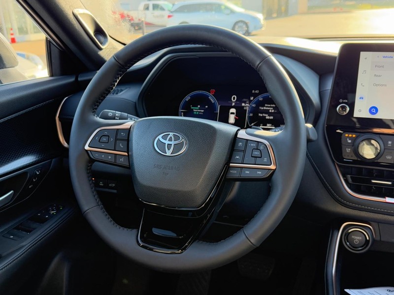 Toyota Grand Highlander Vehicle Image 8