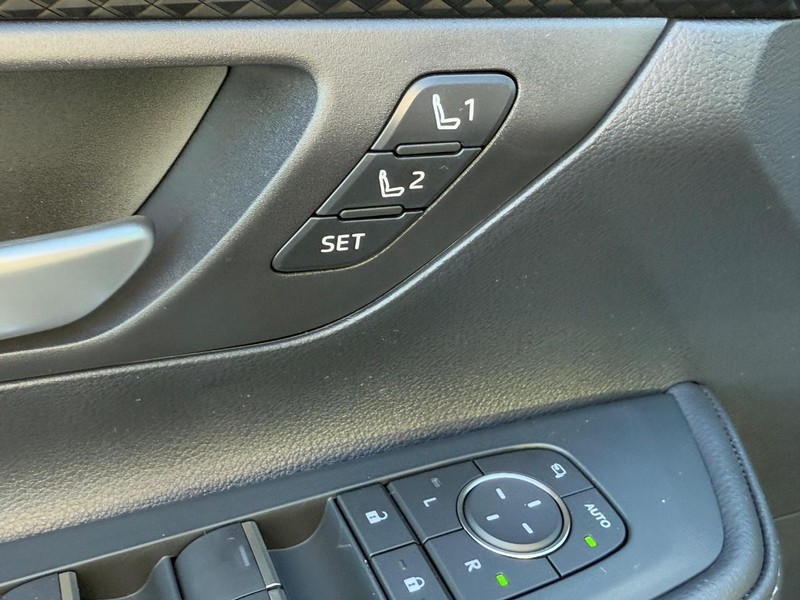 Toyota Grand Highlander Vehicle Image 11