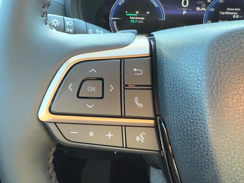 Toyota Grand Highlander Vehicle Image 13