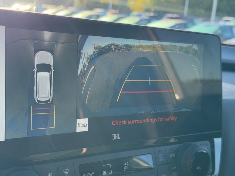 Toyota Grand Highlander Vehicle Image 16