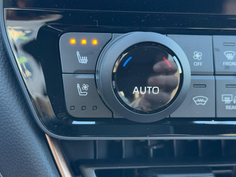 Toyota Grand Highlander Vehicle Image 17