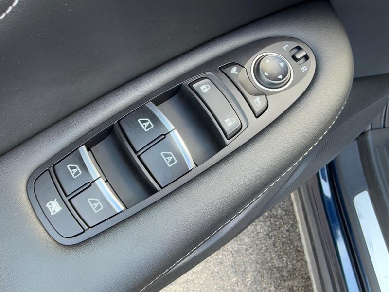 INFINITI QX55 Vehicle Image 14