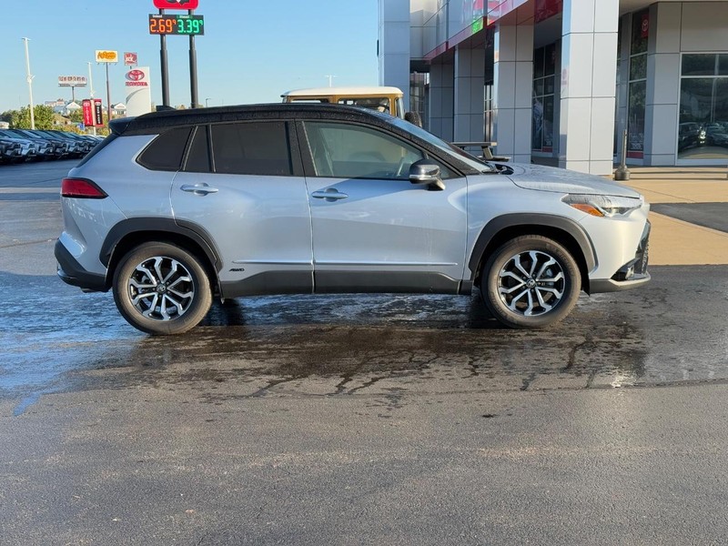 Toyota Corolla Cross Vehicle Image 2