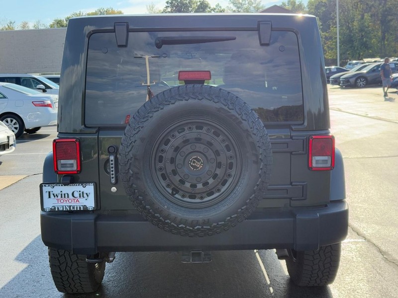 Jeep Wrangler Unlimited Vehicle Image 5