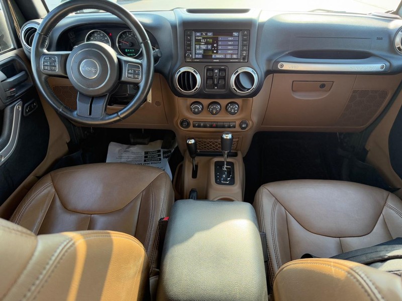 Jeep Wrangler Unlimited Vehicle Image 11