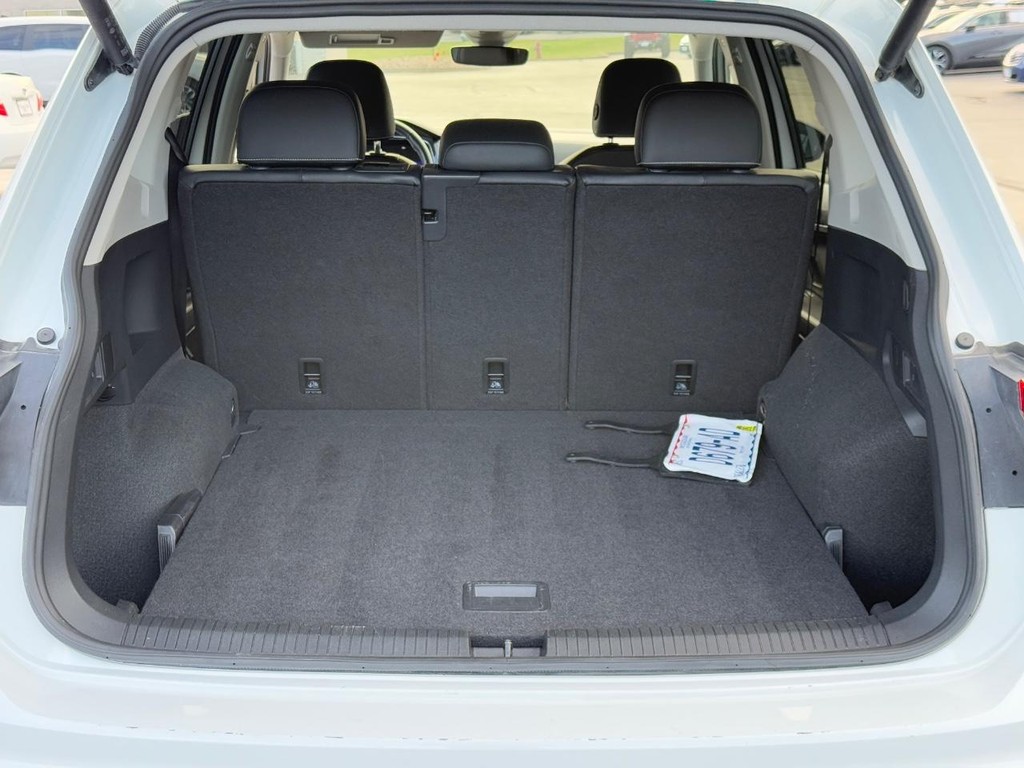 Volkswagen Tiguan Vehicle Image 4