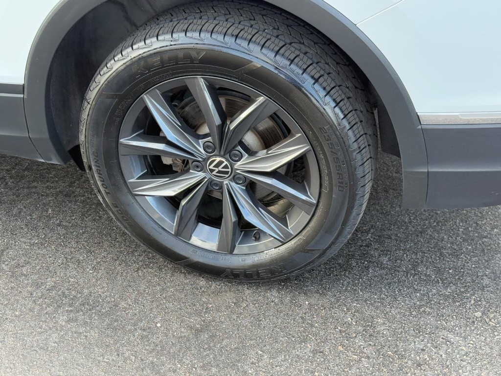 Volkswagen Tiguan Vehicle Image 7