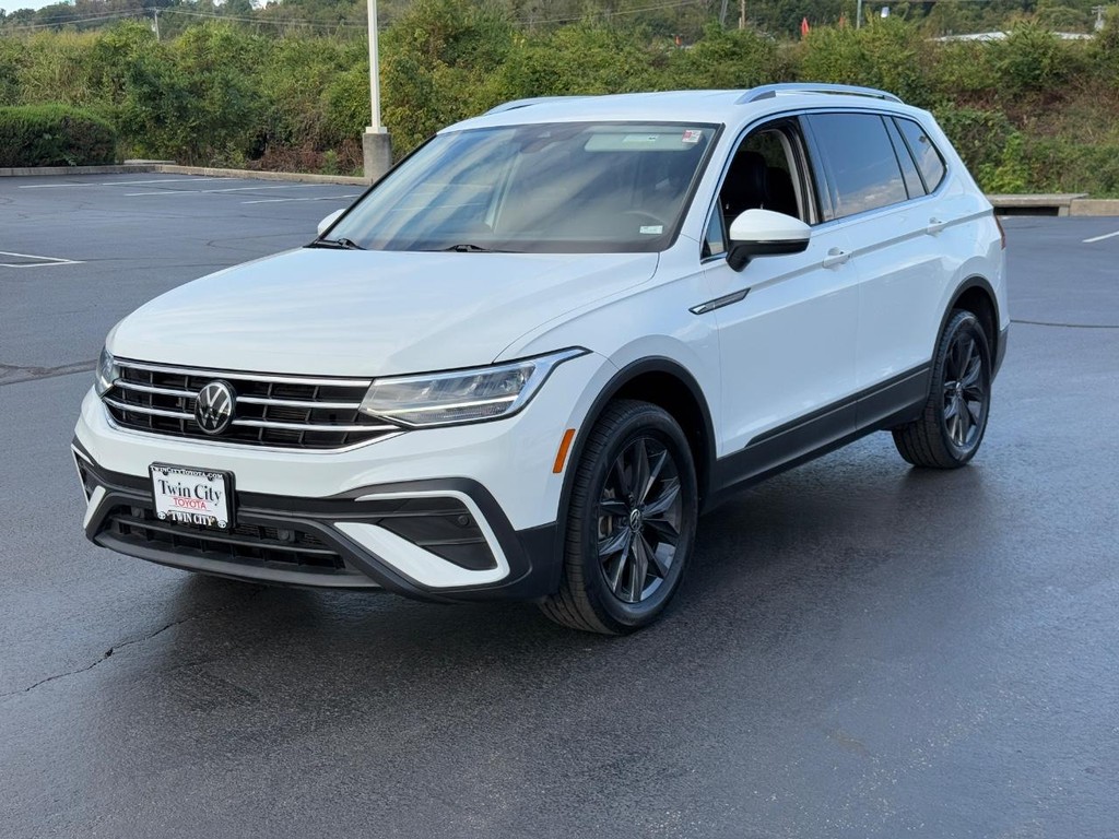 Volkswagen Tiguan Vehicle Image 8